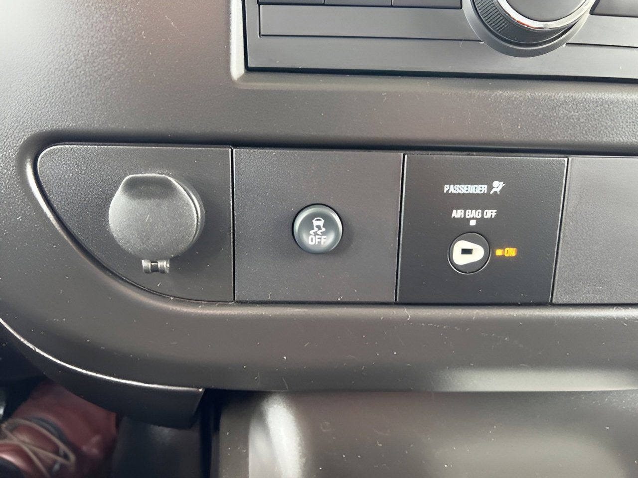 Used 2024 Chevrolet Express 2500 w/ Driver Convenience Package image 39