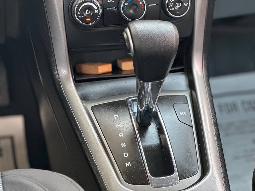 Used 2014 Chevrolet Captiva Sport LT FWD image 12