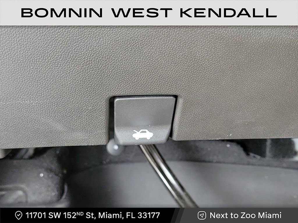 Used 2023 Chevrolet Silverado 1500 RST image 21