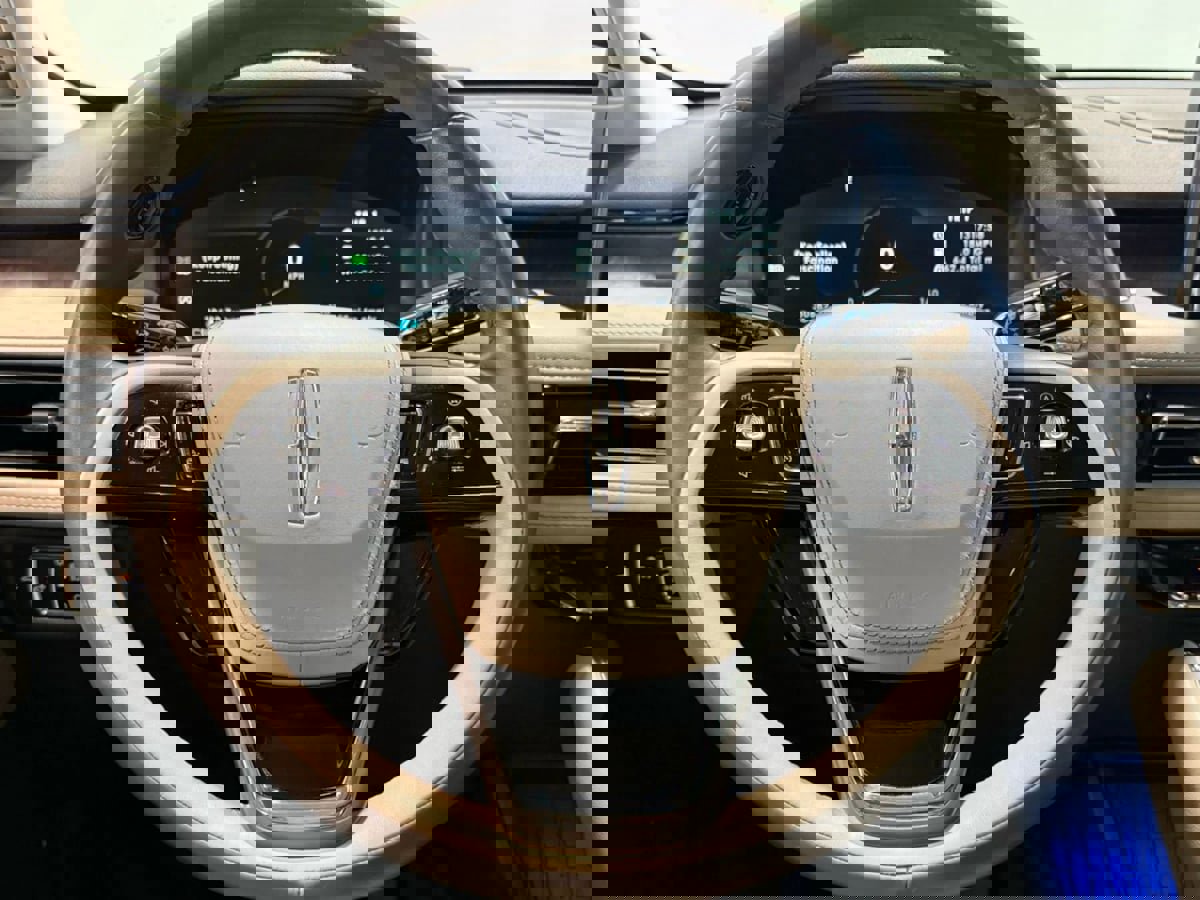 Used 2022 Lincoln Aviator Reserve w/ Equipment Group 201A image 16