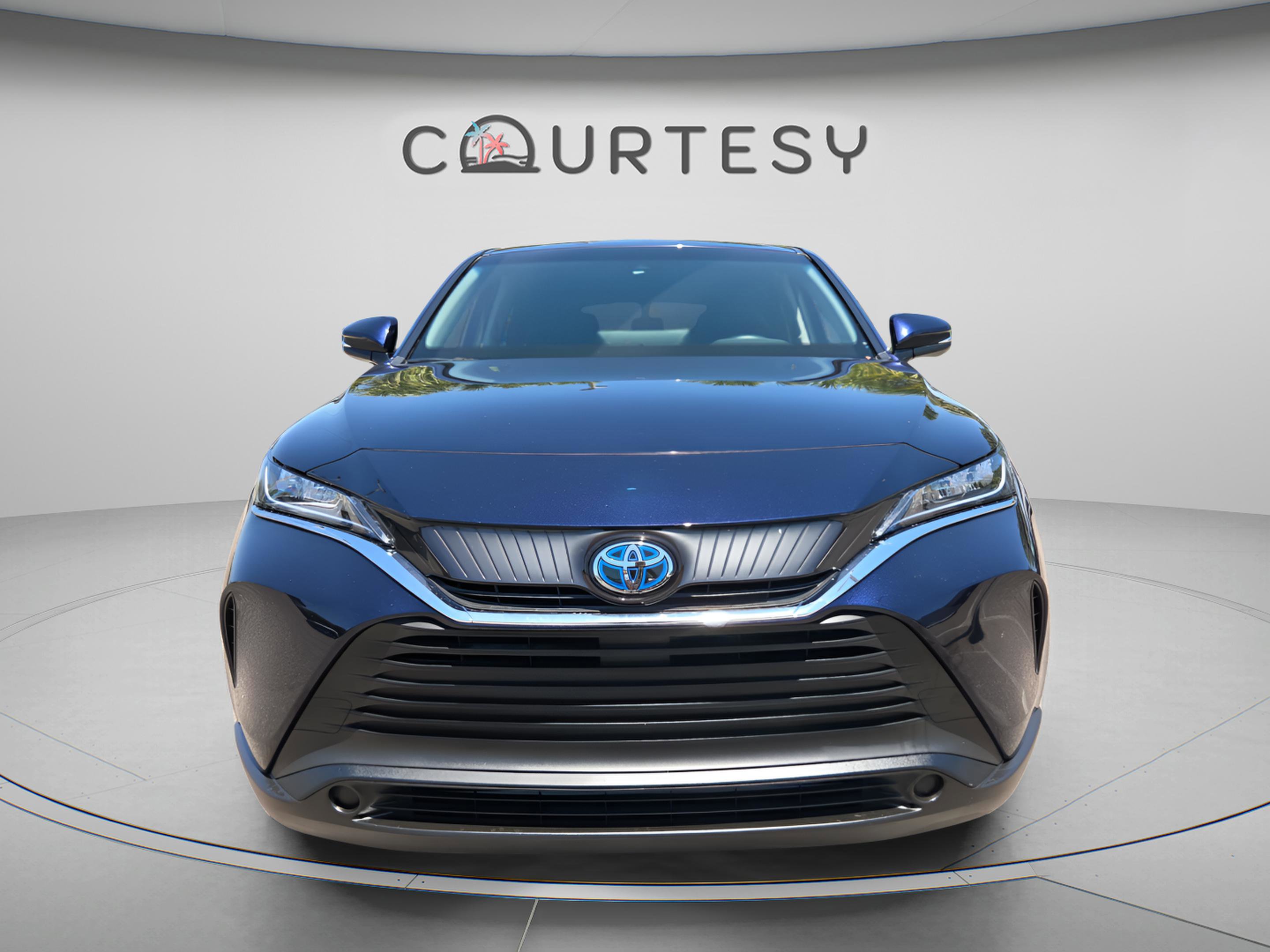 Certified 2022 Toyota Venza LE image 8