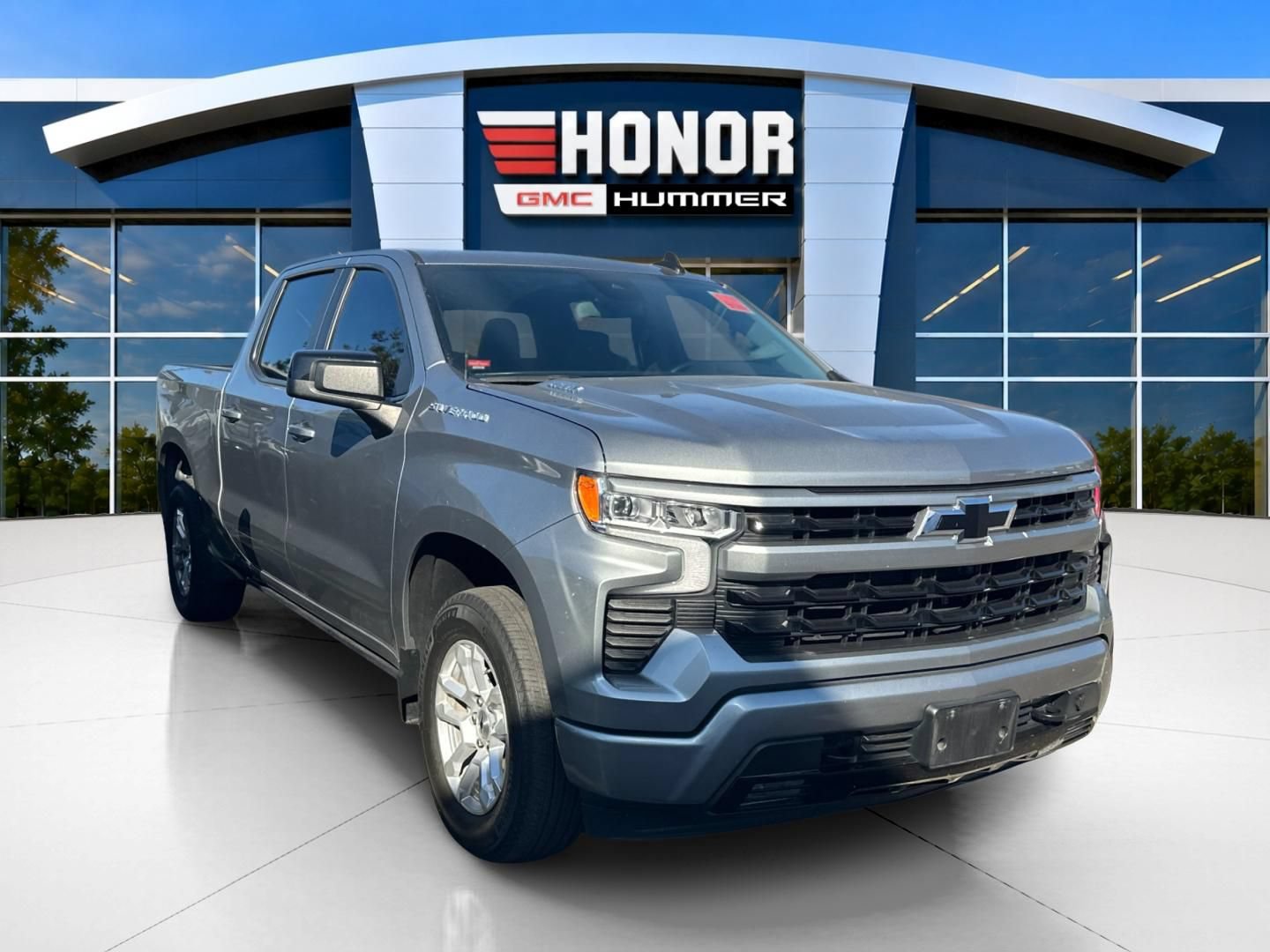 Used 2024 Chevrolet Silverado 1500 RST w/ Convenience Package II RWD image 2
