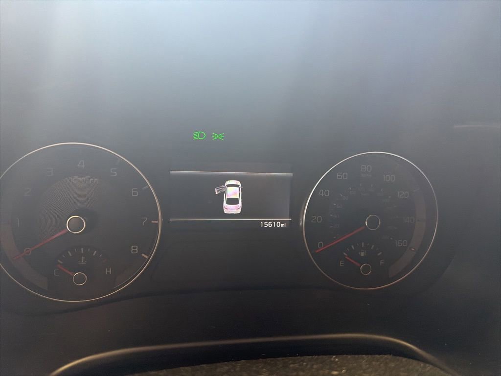 Used 2024 Kia Forte LXS w/ LXS Technology Package FWD image 2