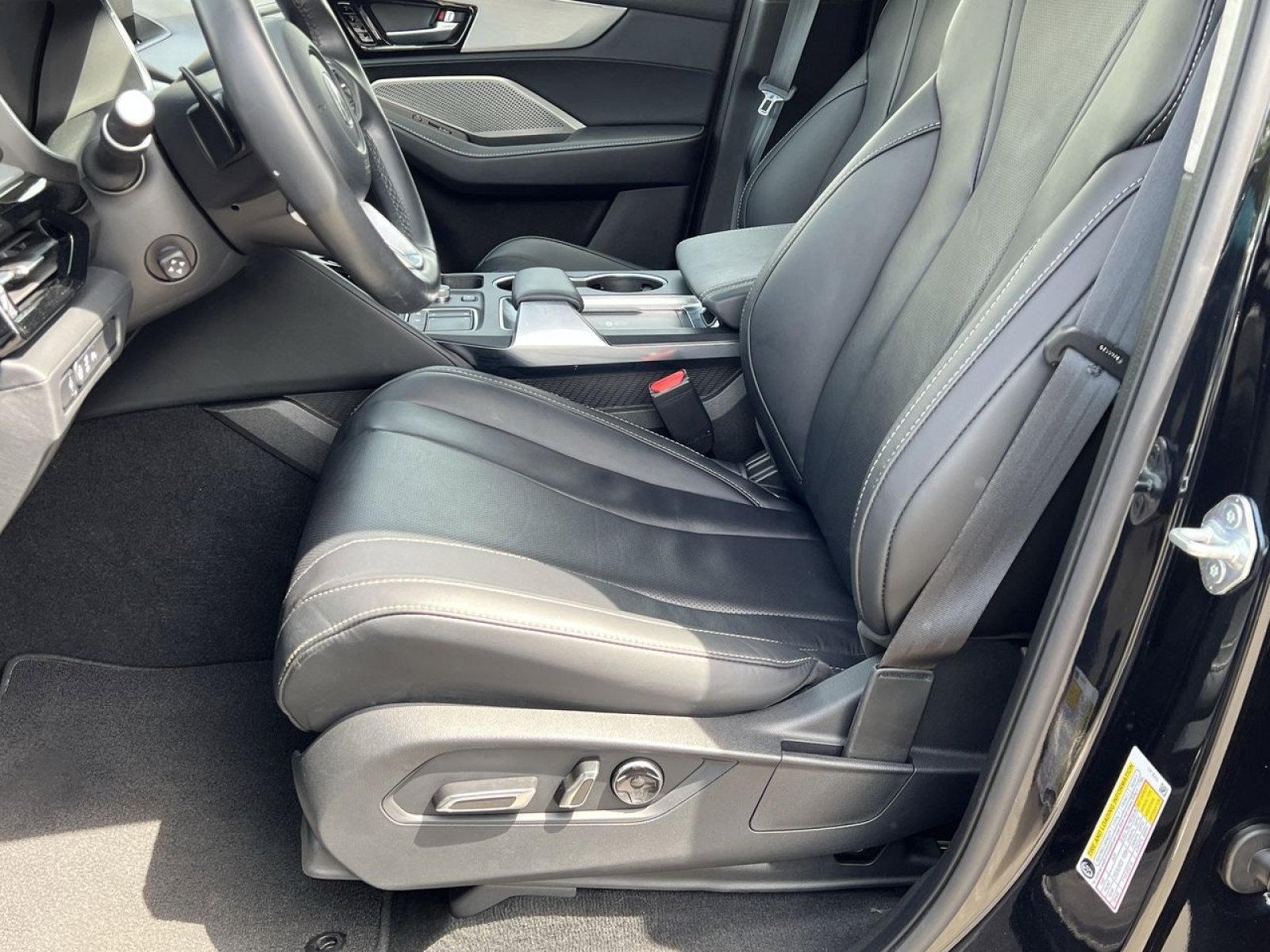 Certified 2024 Acura MDX SH-AWD w/ Technology Package image 14