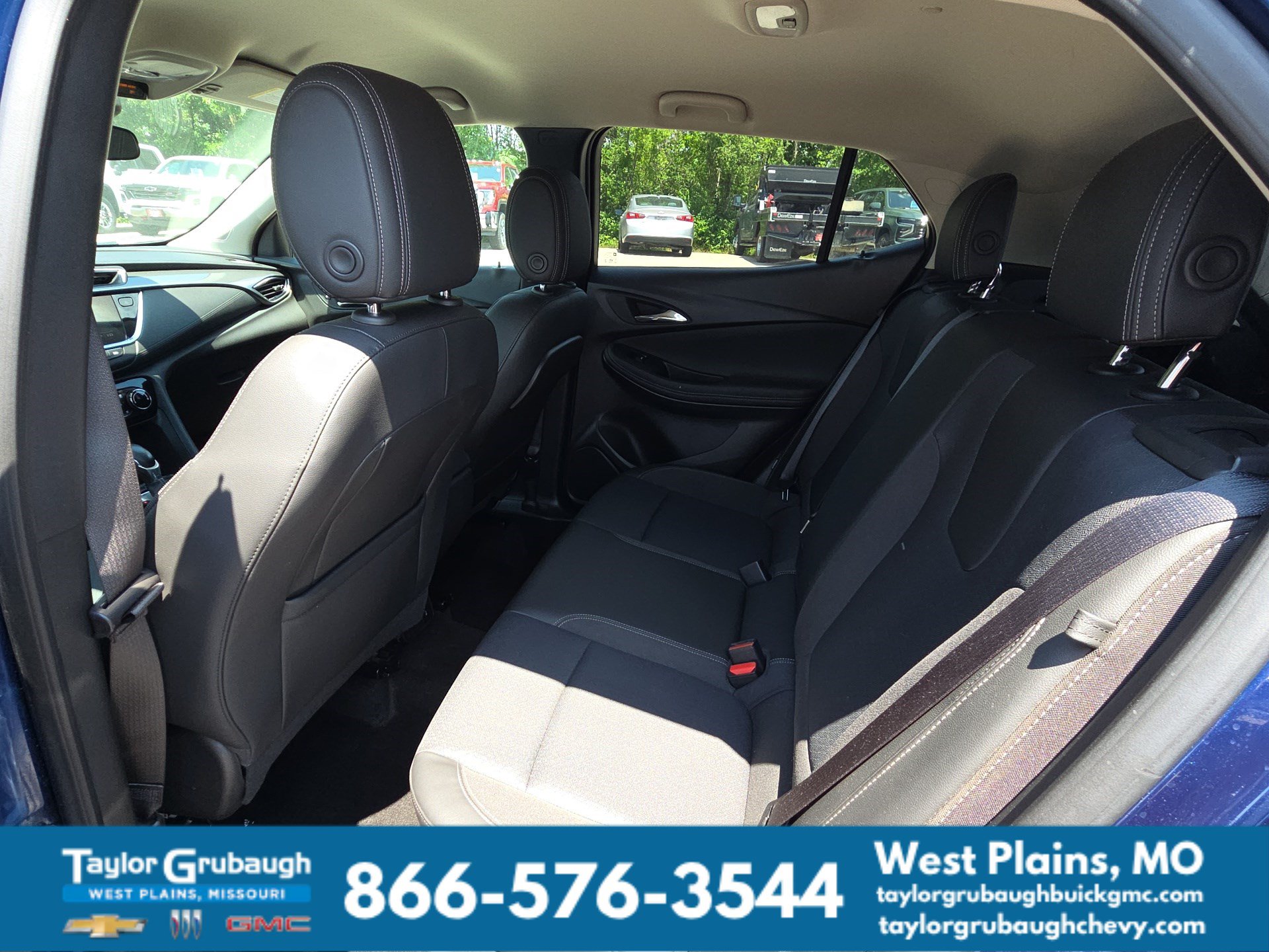 Used 2023 Buick Encore GX Preferred w/ Cold Weather Comfort Package AWD/4WD image 28
