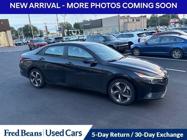 Used 2023 Hyundai Elantra SEL w/ Convenience Package FWD image 4