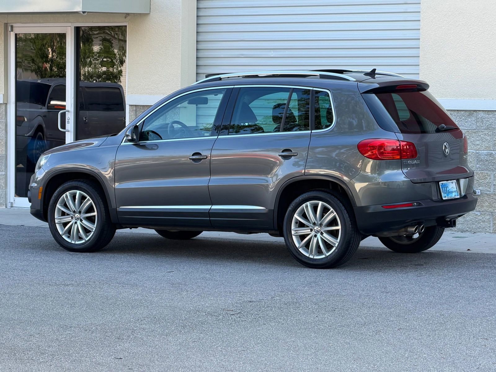 Used 2014 Volkswagen Tiguan S FWD image 9