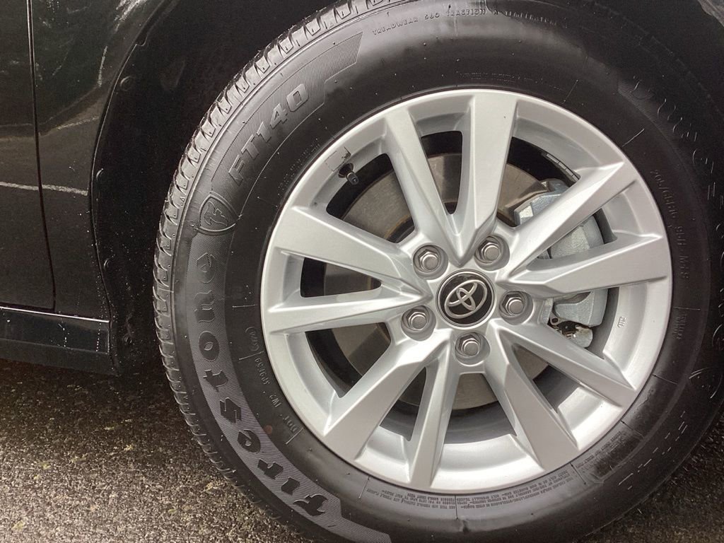 Certified 2025 Toyota Camry LE image 4