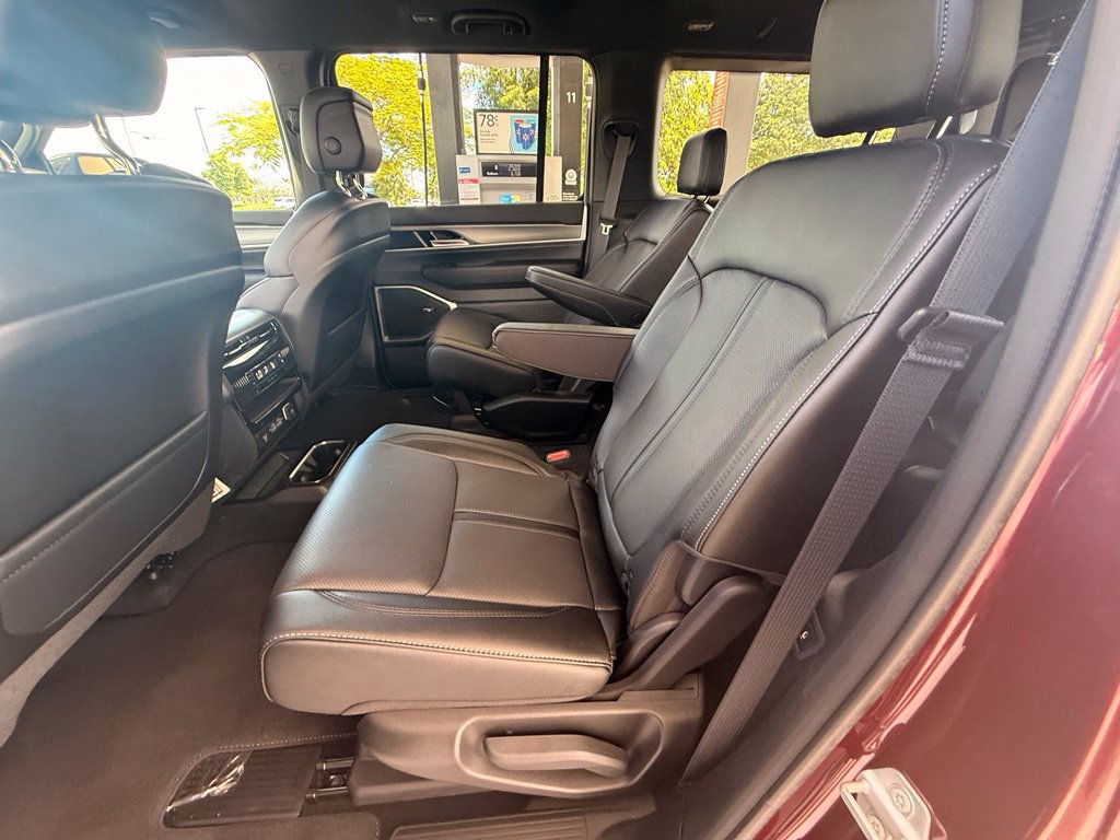 New 2026 Jeep Grand Wagoneer Limited AWD/4WD image 25