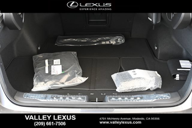 New 2026 Lexus ES 350e FWD image 18