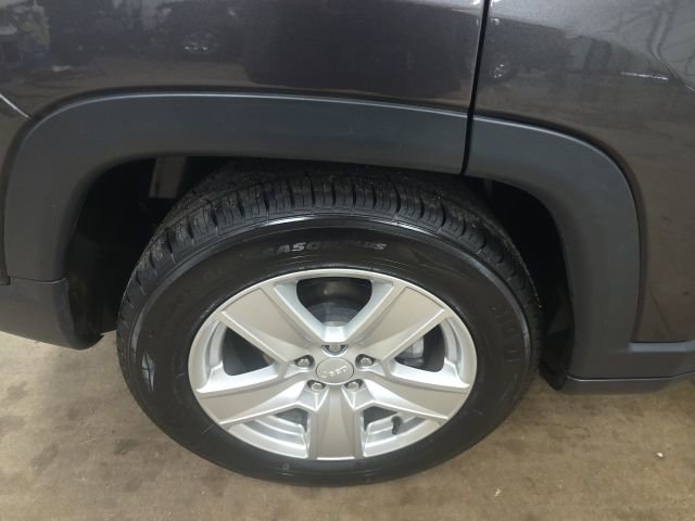 Used 2022 Jeep Compass Latitude w/ Convenience Group image 9