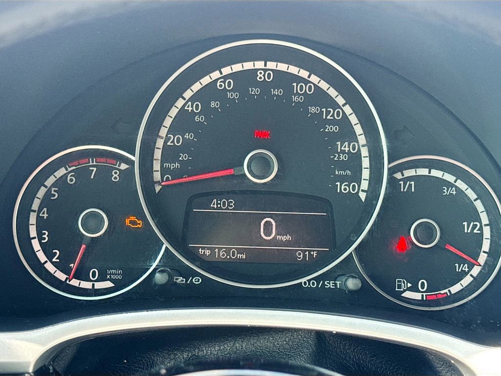 Used 2014 Volkswagen Beetle R-Line FWD image 14