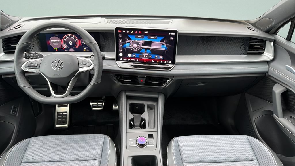 New 2026 Volkswagen Tiguan SE R-Line FWD image 13