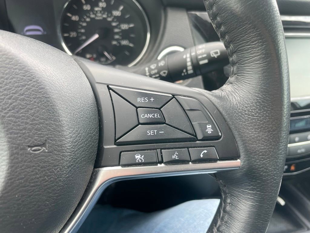 Used 2018 Nissan Rogue SV AWD/4WD image 22