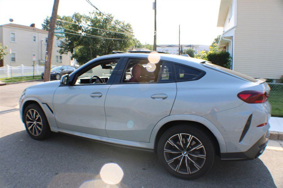 Used 2024 BMW X6 xDrive40i w/ Premium Package AWD/4WD image 5