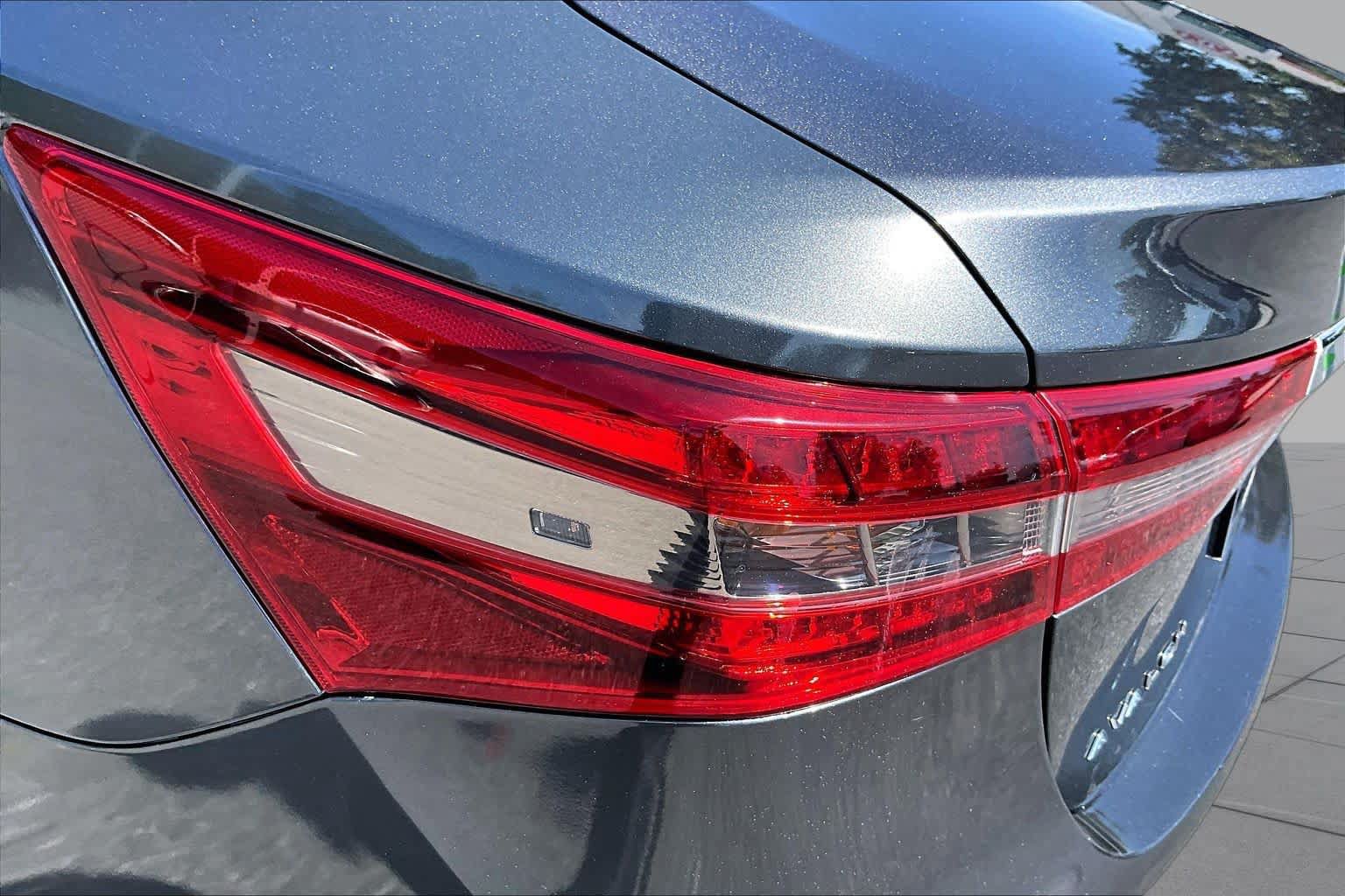 Used 2017 Toyota Avalon Limited FWD image 27