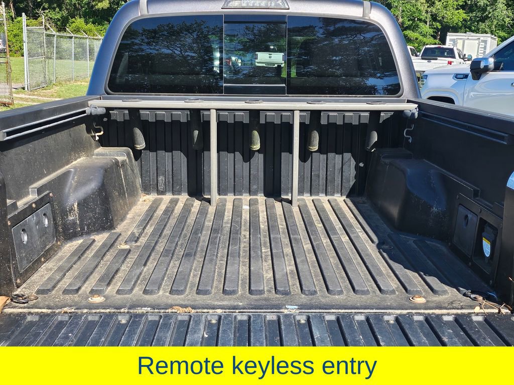 Used 2017 Toyota Tacoma TRD Off-Road w/ Tow Package (A/T) AWD/4WD image 22