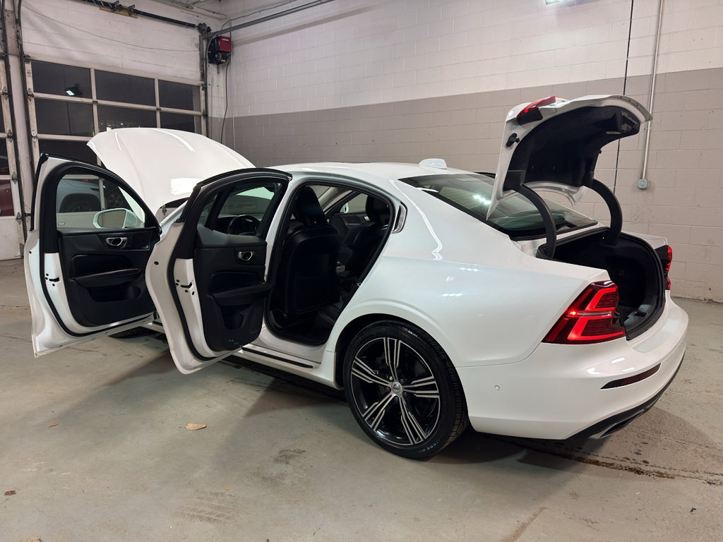 Used 2019 Volvo S60 T8 Inscription image 11