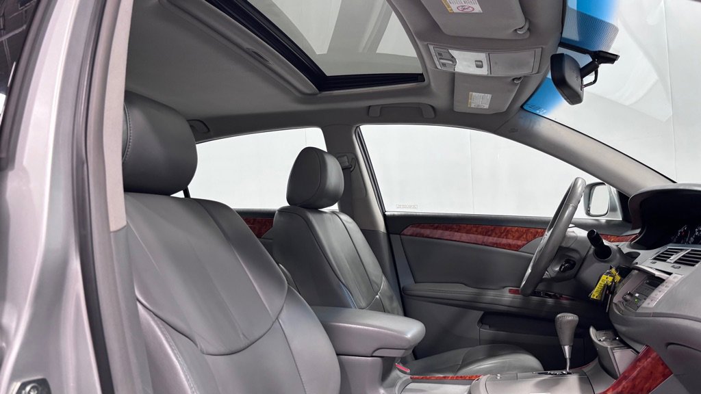 Used 2005 Toyota Avalon XLS image 19