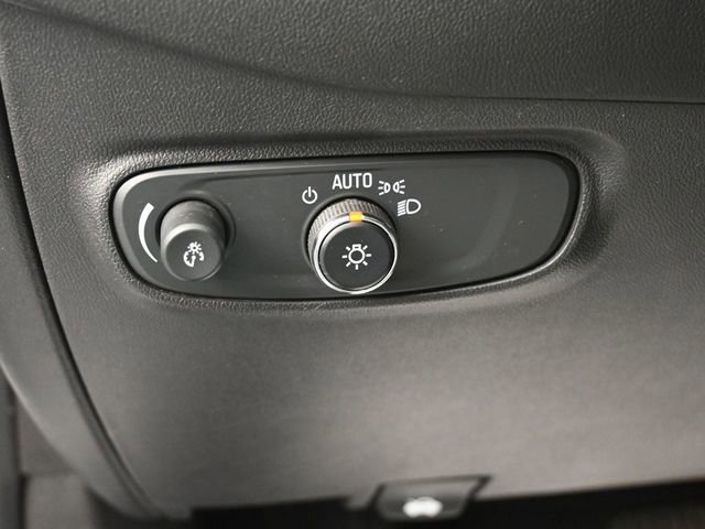 Used 2023 Chevrolet Equinox LT image 40