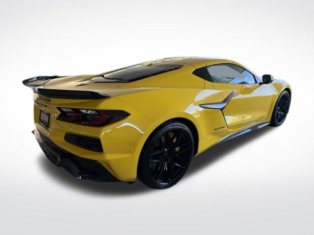 New 2027 Chevrolet Corvette Z06 w/ Stealth Interior Trim Package RWD image 25