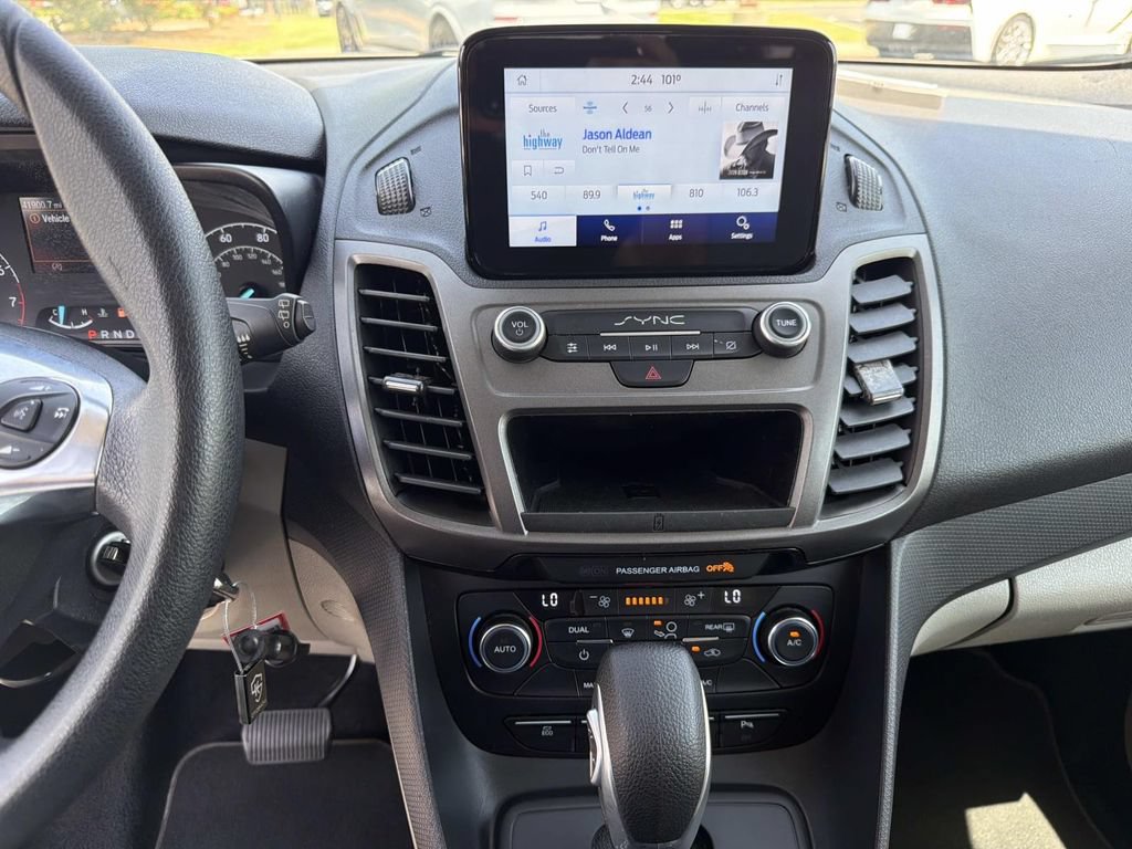 Used 2022 Ford Transit Connect XLT FWD image 26
