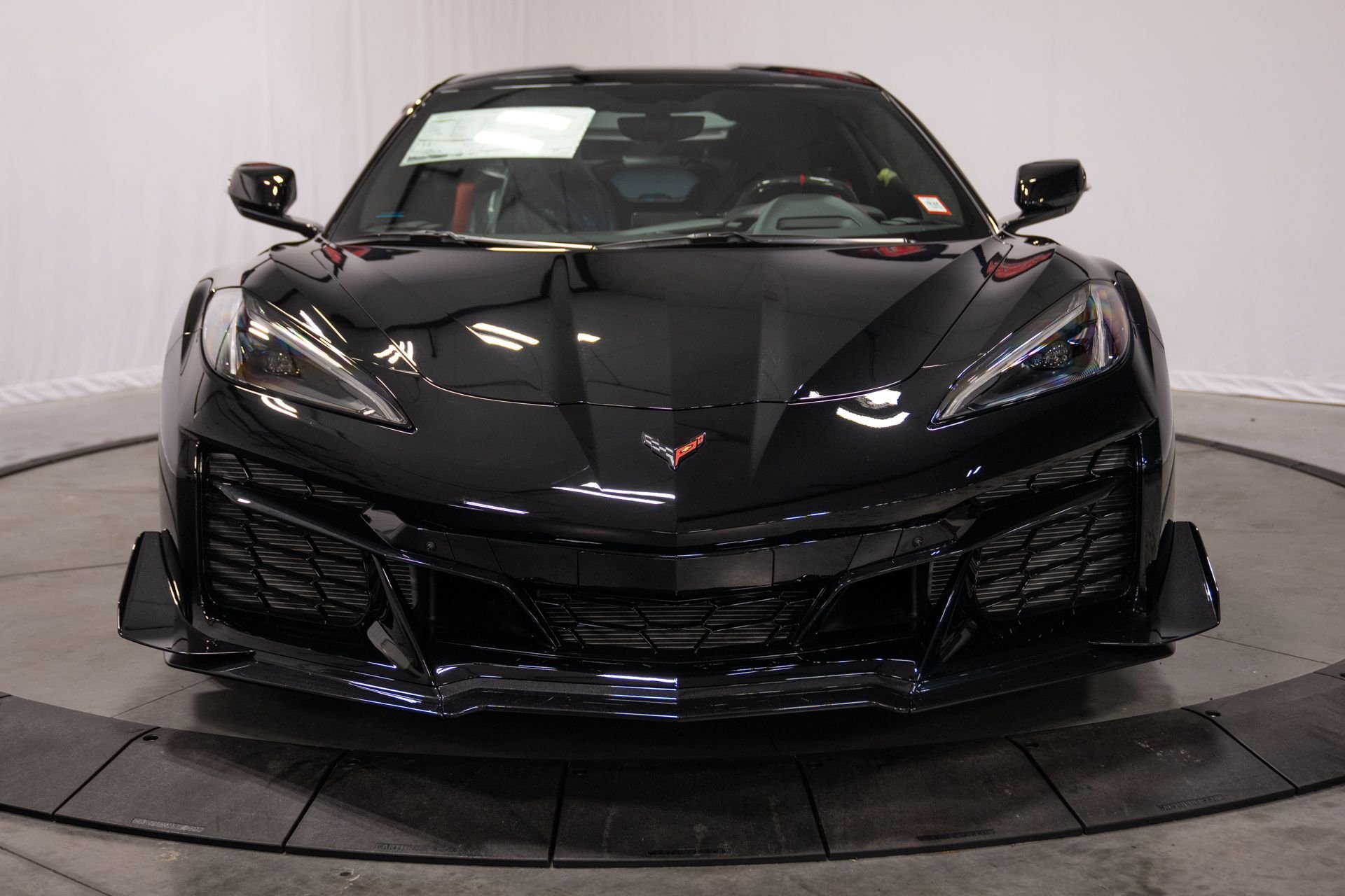 Used 2023 Chevrolet Corvette Z06 w/ Z07 Performance Package RWD image 5