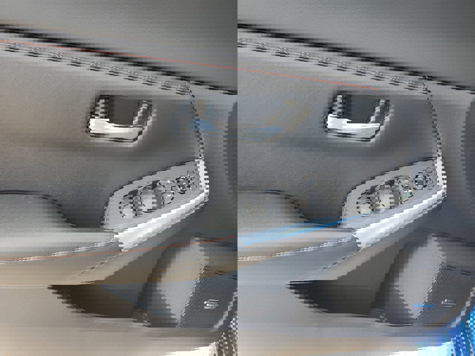 New 2025 Nissan Sentra SR w/ SR Premium Package image 12