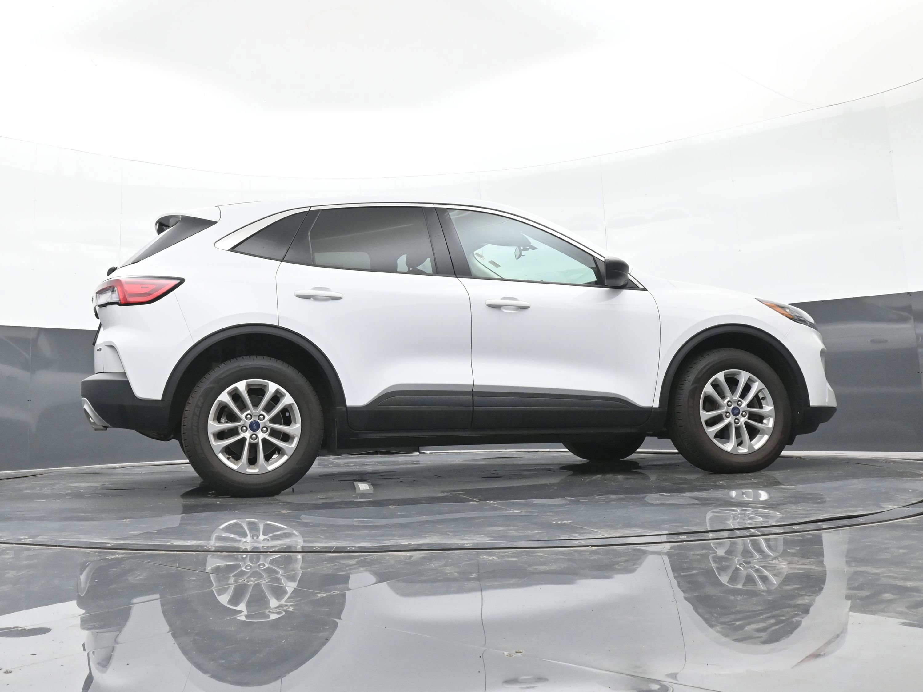 Used 2022 Ford Escape SE w/ Convenience Package image 44