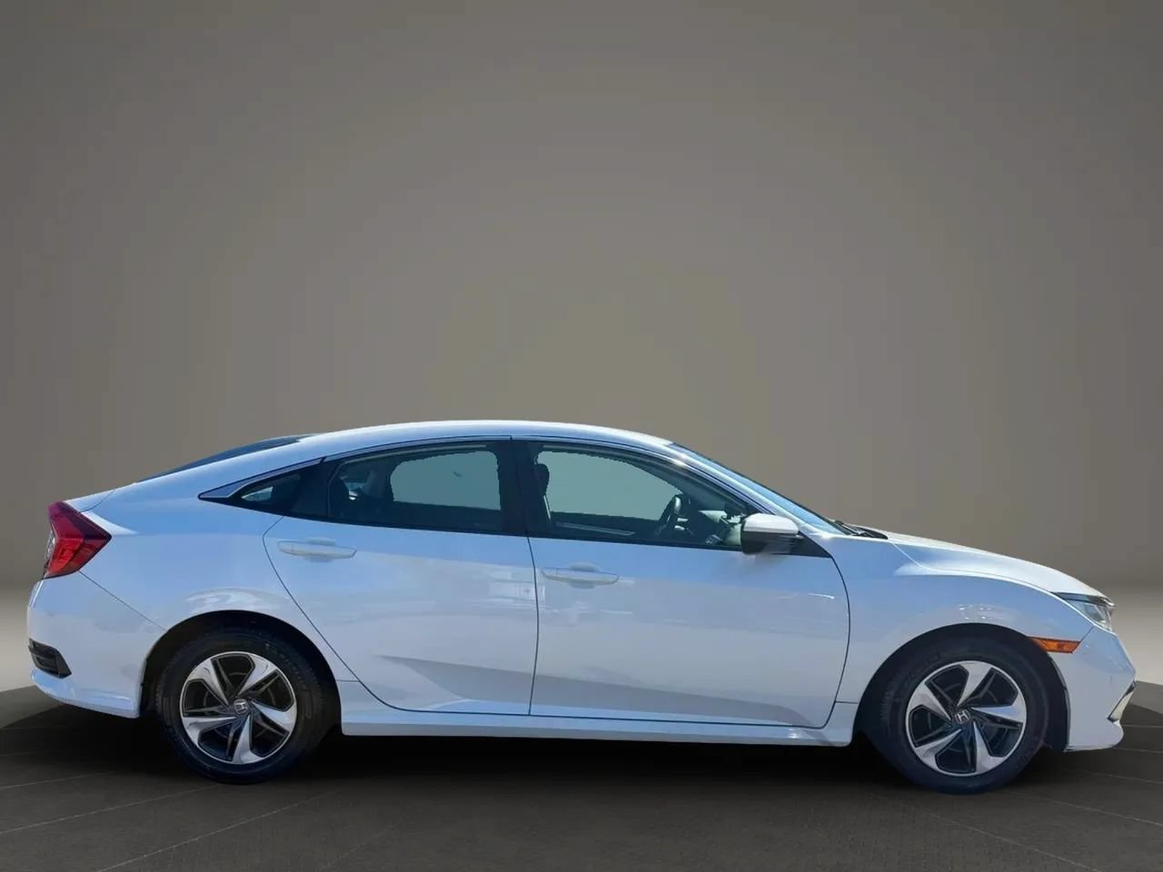 Used 2020 Honda Civic LX image 2
