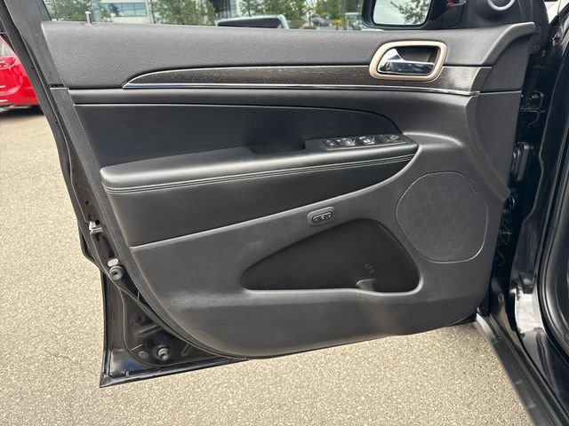Used 2017 Jeep Grand Cherokee Limited AWD/4WD image 15