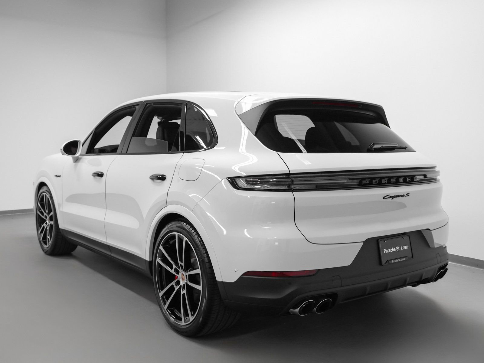 New 2026 Porsche Cayenne S image 3