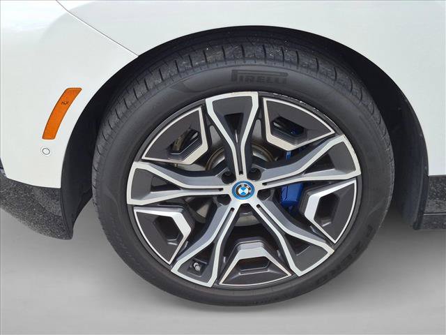 Used 2024 BMW iX xDrive50 w/ Premium Package AWD/4WD image 21