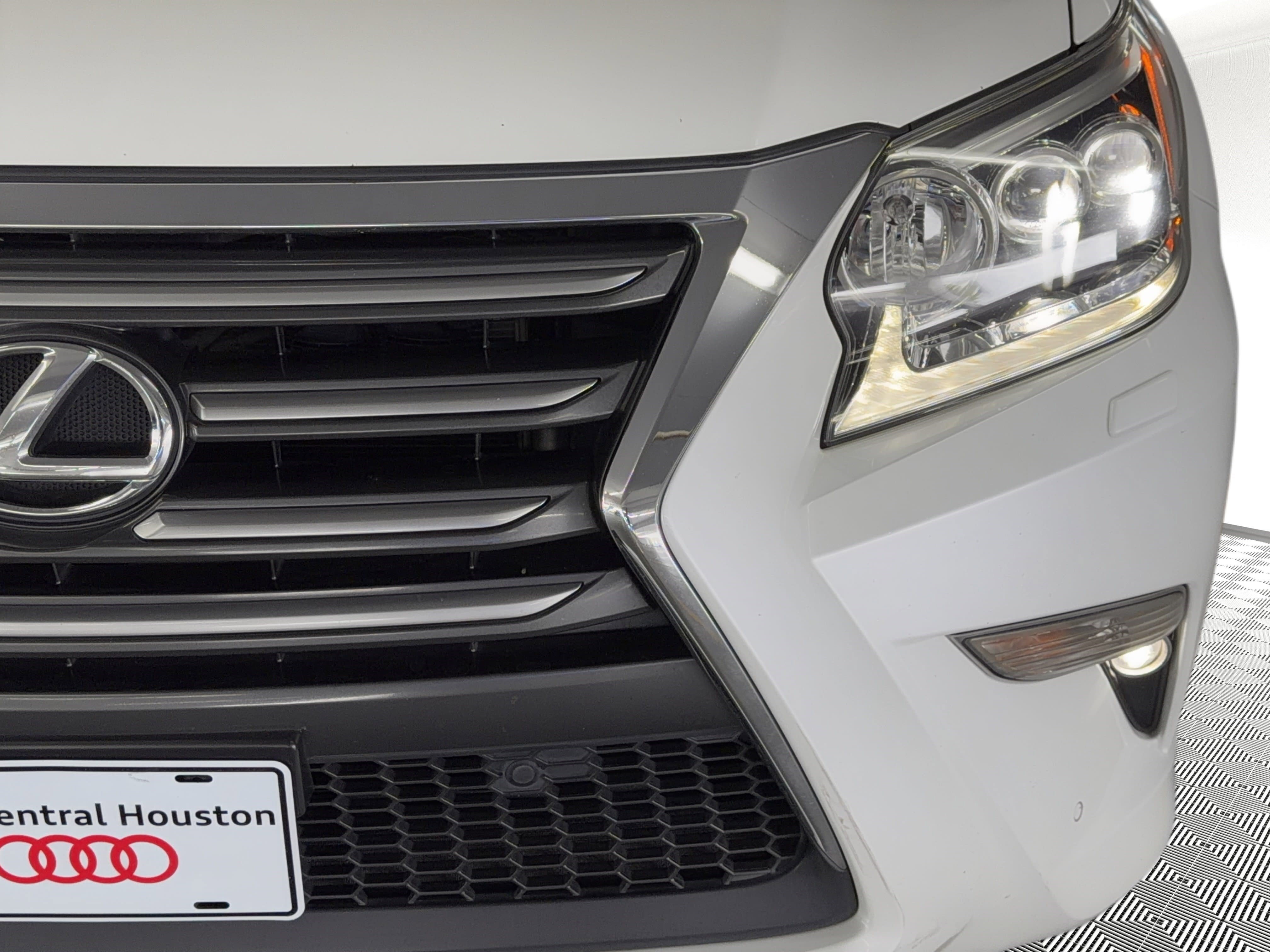 Used 2016 Lexus GX 460 w/ Premium Package AWD/4WD image 11
