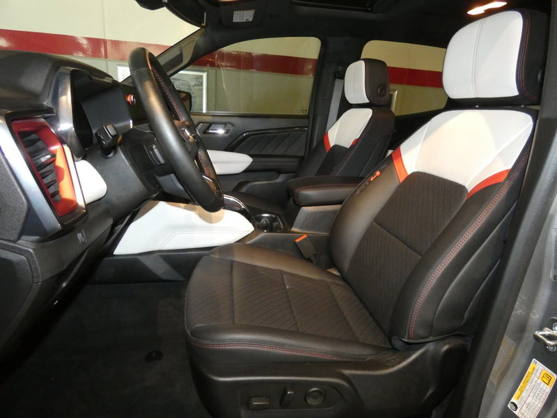 Used 2023 GMC Canyon AT4X image 10