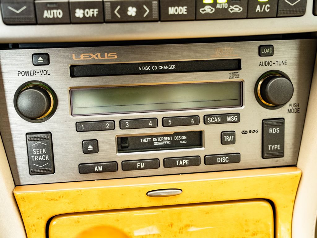 Used 2004 Lexus SC 430 Convertible RWD image 37