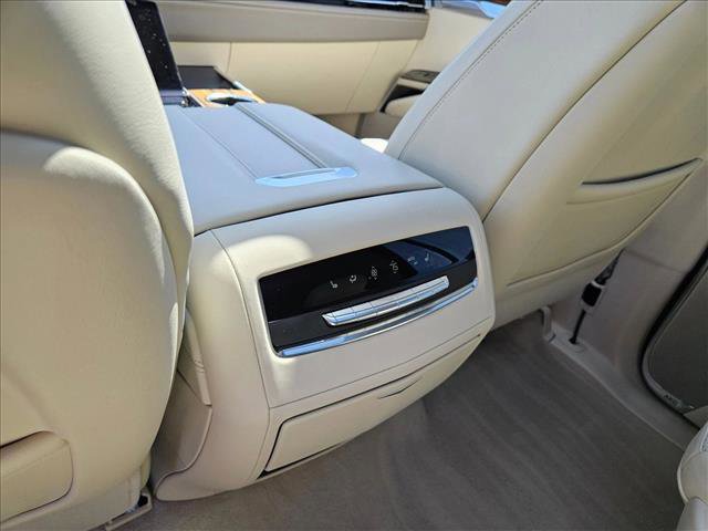 Used 2025 Cadillac Escalade Premium Luxury Platinum w/ LPO, Floor Liner Package AWD/4WD image 18