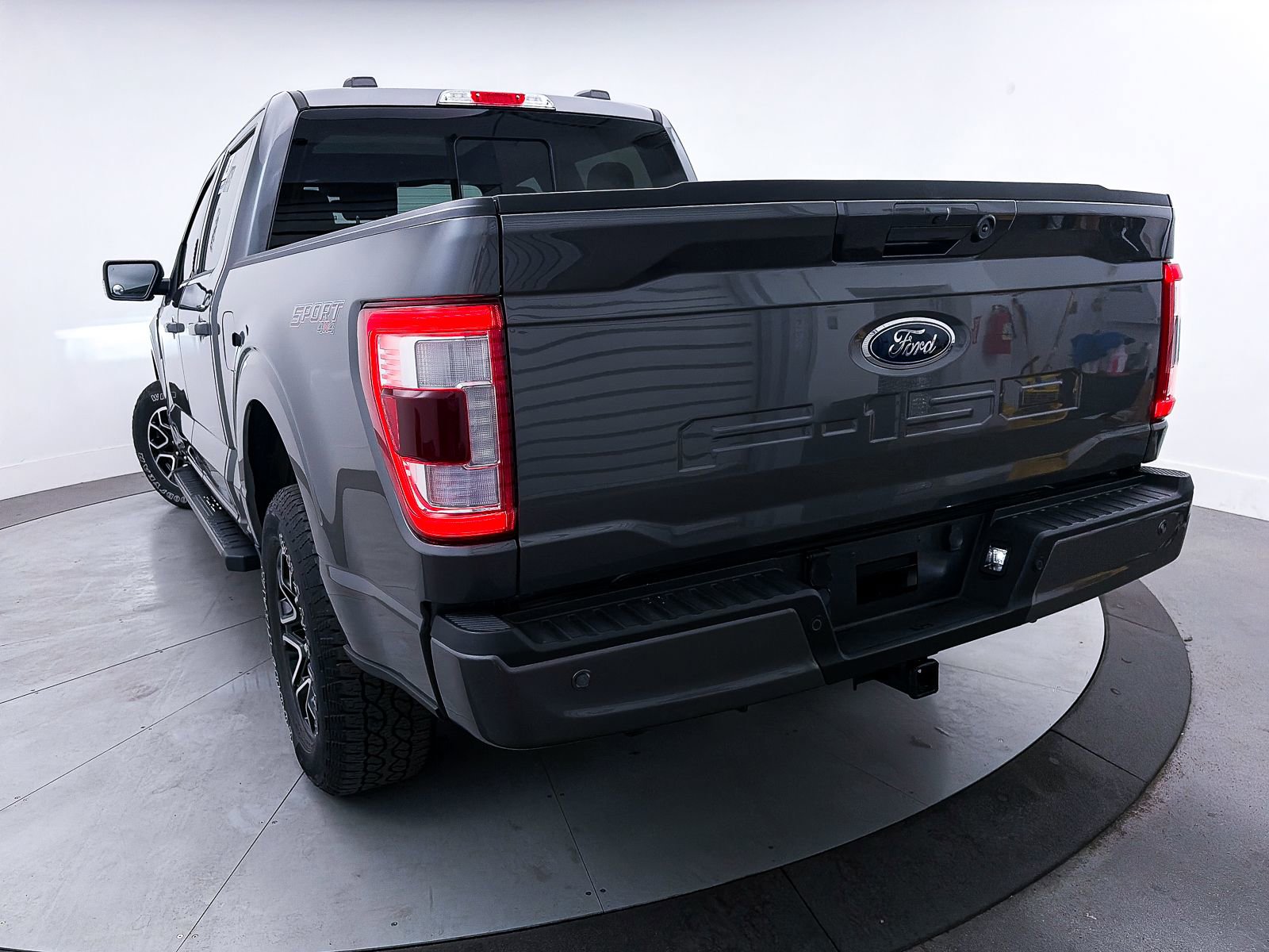 Used 2021 Ford F150 Lariat image 10