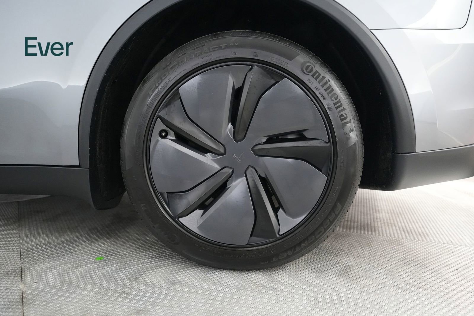 Used 2026 Tesla Model Y 2WD image 9