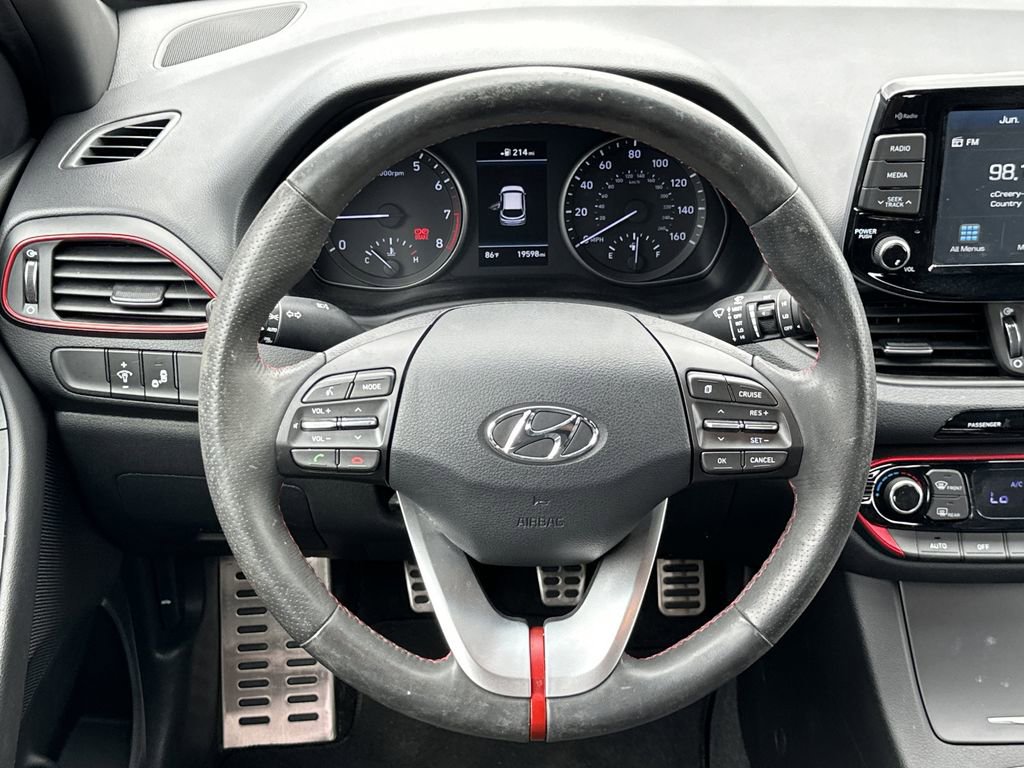 Used 2018 Hyundai Elantra GT Sport FWD image 11