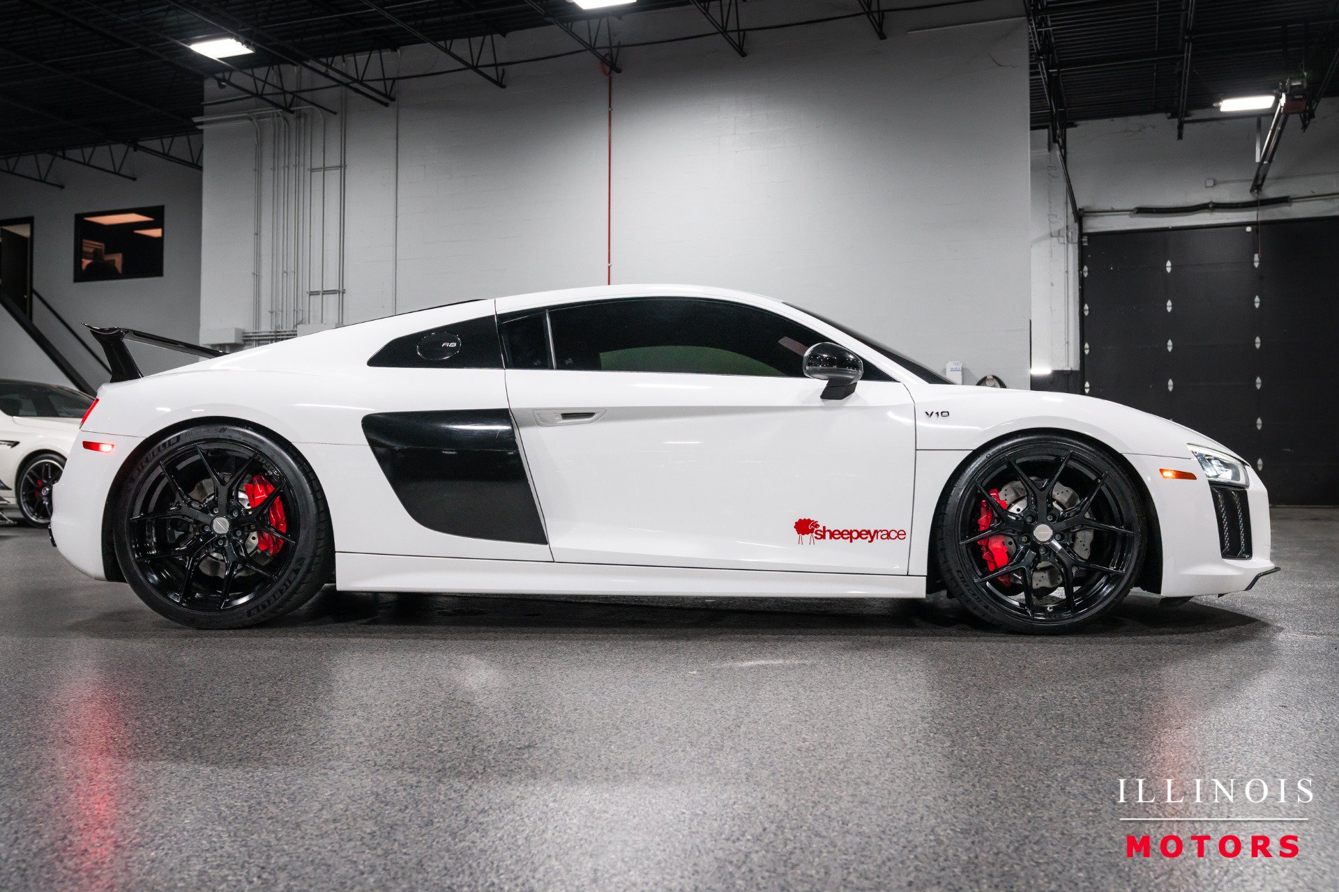 Used 2018 Audi R8 V10 w/ Premium Package RWD image 6