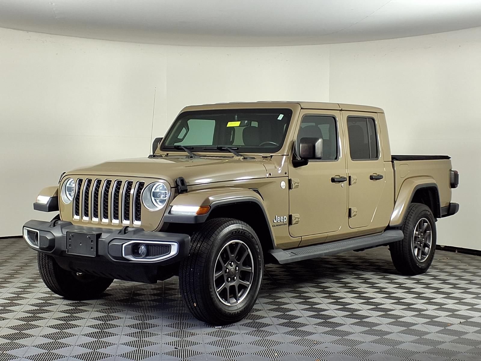 Used 2020 Jeep Gladiator Overland w/ Dual Top Group AWD/4WD image 3