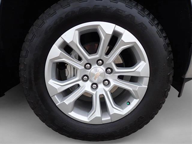 Used 2025 Chevrolet Silverado 1500 LTZ w/ Z71 Off-Road Package AWD/4WD image 6