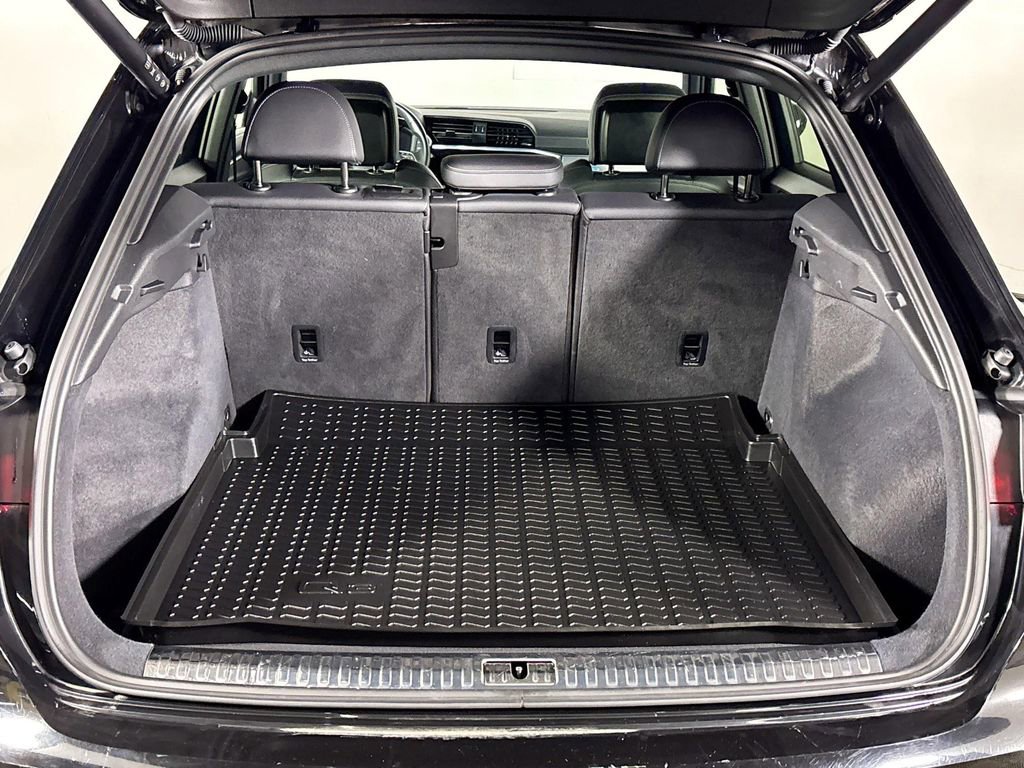 Used 2023 Audi Q3 2.0T Premium Plus w/ Premium Plus Package image 21