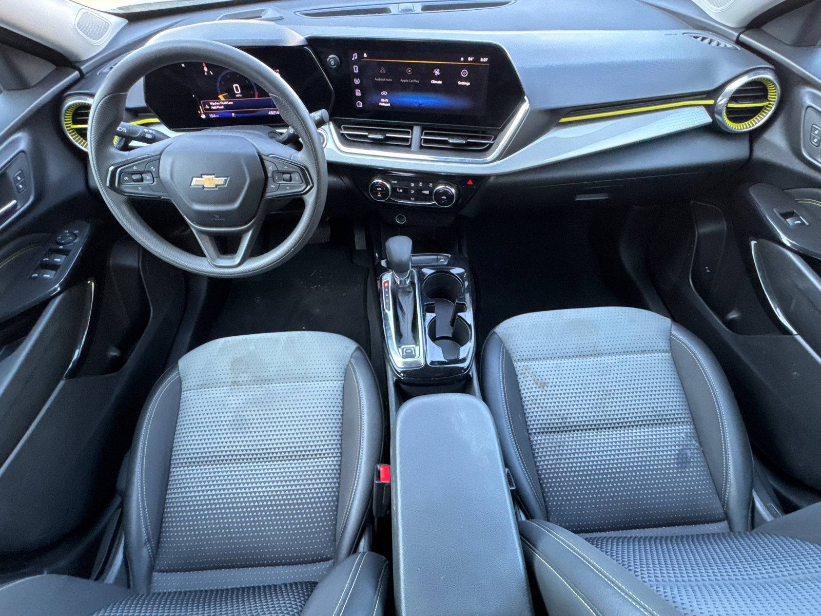 Used 2025 Chevrolet Trax LT FWD image 24
