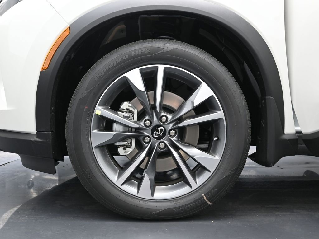 Certified 2025 INFINITI QX60 Luxe w/ Vision Package image 11