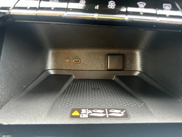 Used 2026 Chevrolet Traverse High Country AWD/4WD image 22