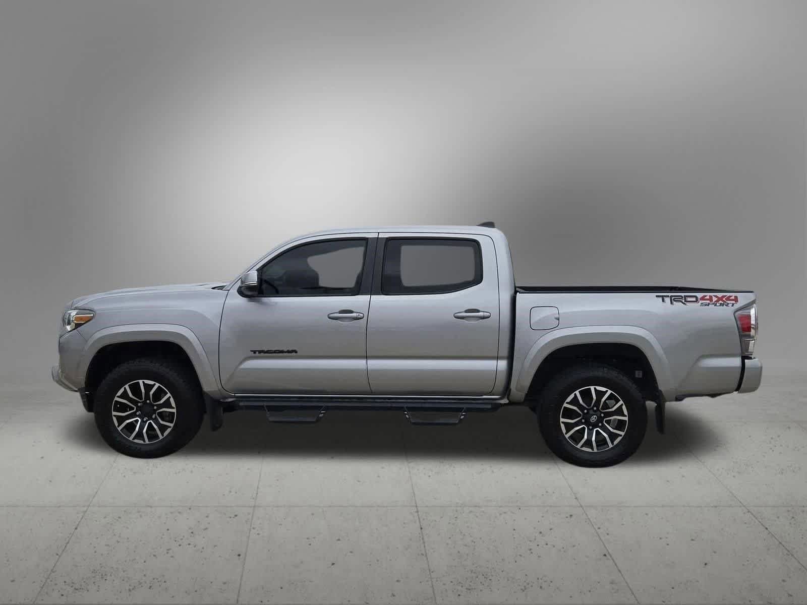 Used 2020 Toyota Tacoma TRD Sport w/ Technology Package AWD/4WD image 3