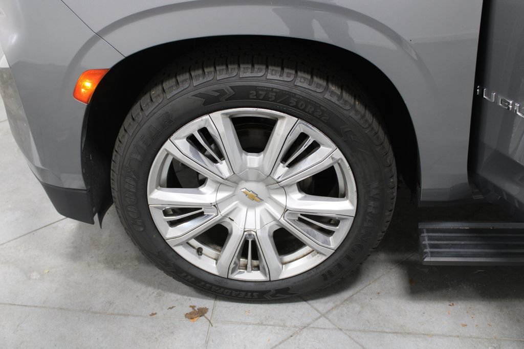 Used 2021 Chevrolet Suburban High Country RWD image 43
