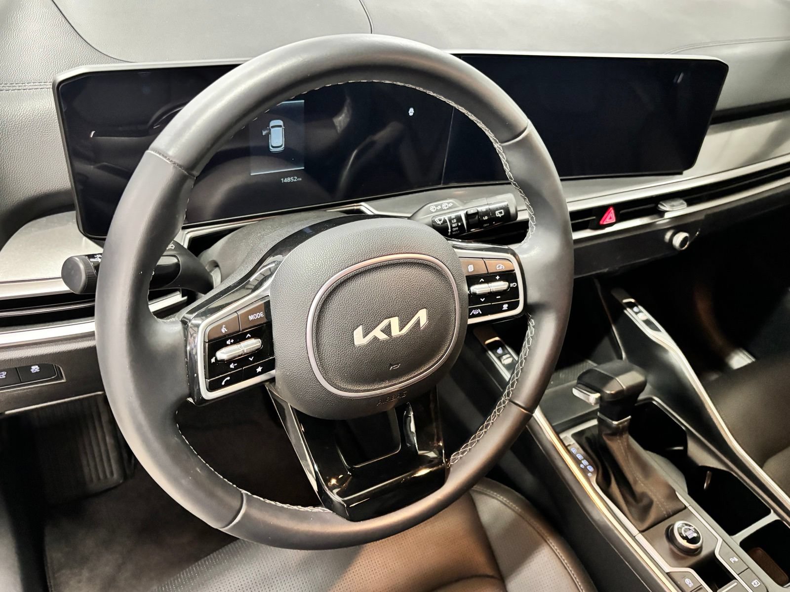 Used 2025 Kia Sorento EX FWD image 16